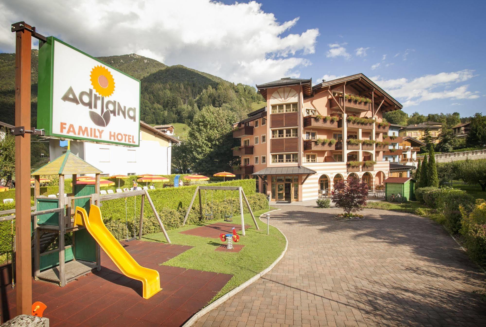 Family Hotel Adriana Bezzecca Esterno foto