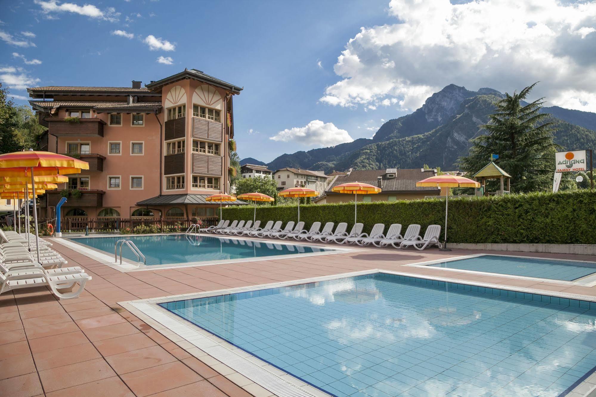 Family Hotel Adriana Bezzecca Esterno foto
