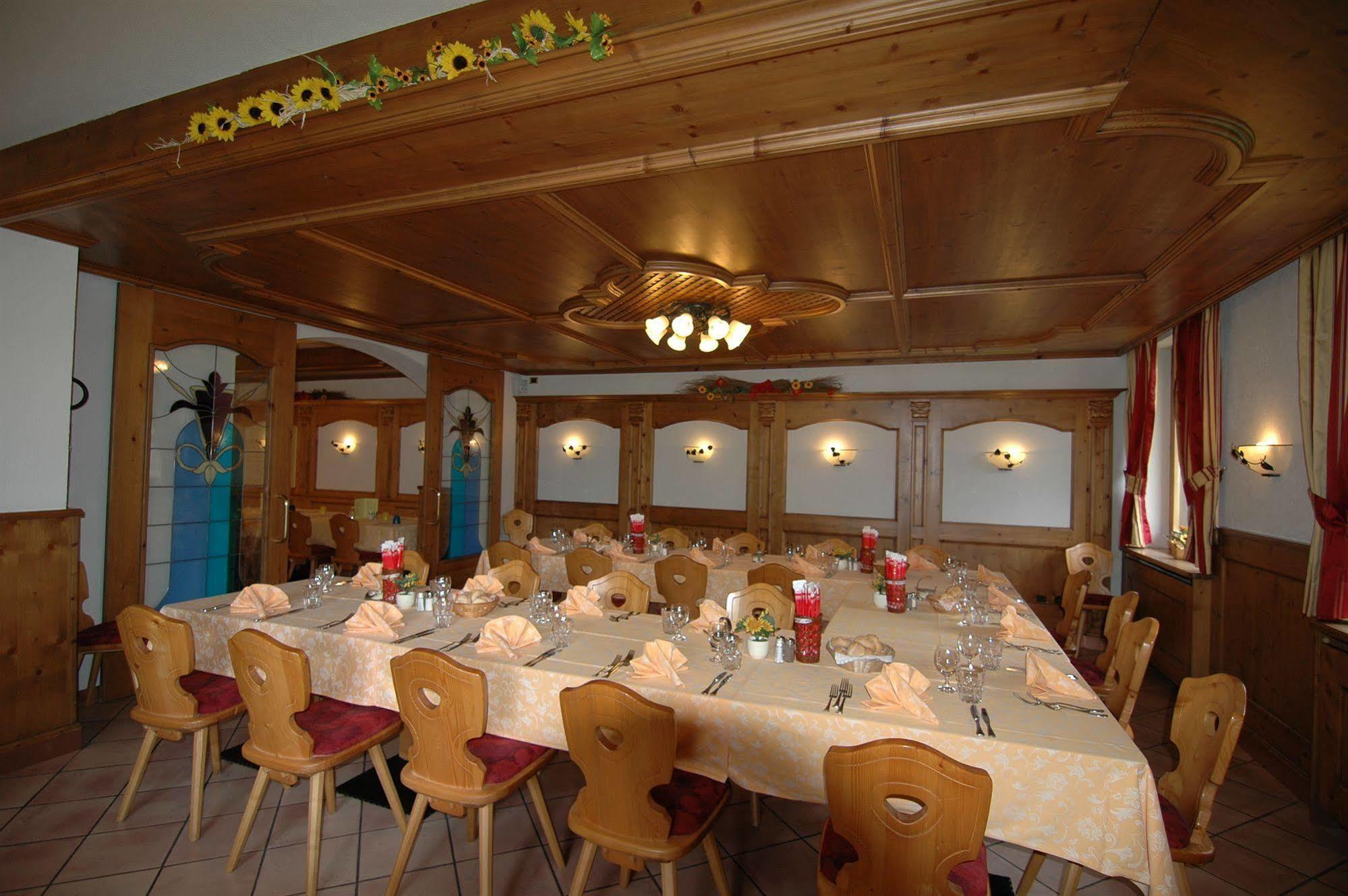 Family Hotel Adriana Bezzecca Esterno foto